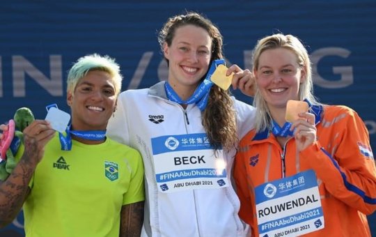 Ana Marcela leva o penta do circuito mundial de maratona aquática