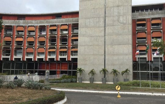 Rui Costa encaminha projeto para reajuste salarial dos servidores do estado