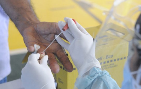 Prefeitura realiza testagem rápida para Covid-19 na Boca do Rio