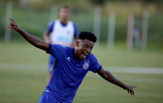 Bragantino paga R$ 12 milhões e compra Eric Ramires em definitivo