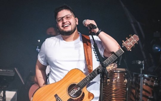 Sertanejo Maurílio Ribeiro apresenta melhora e chora ao ouvir voz da esposa