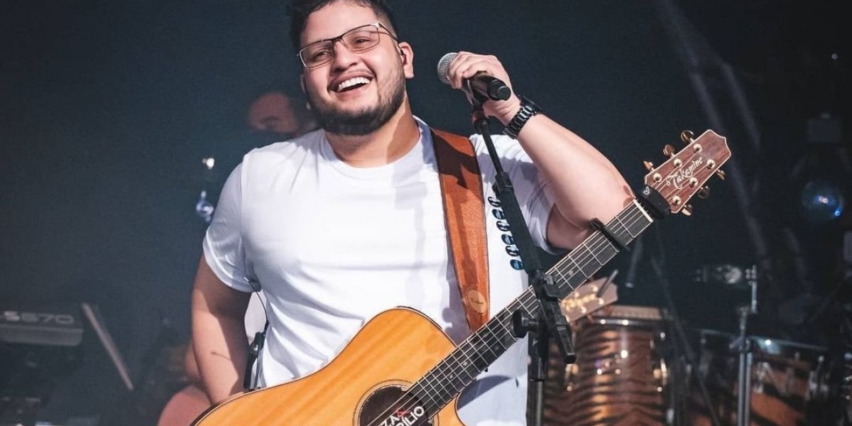 Sertanejo Maurílio Ribeiro apresenta melhora e chora ao ouvir voz da esposa