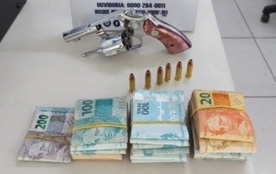 Polícia captura homem com revólver e R$ 21 mil na cidade de Entre Rios
