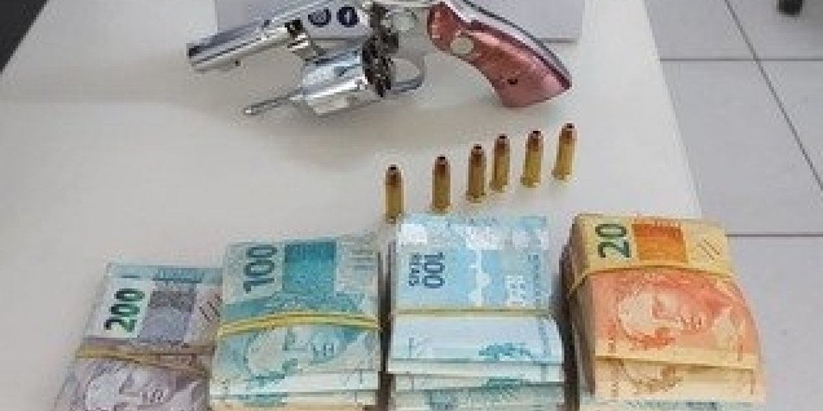 Polícia captura homem com revólver e R$ 21 mil na cidade de Entre Rios