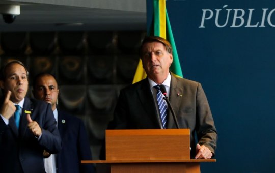 Bolsonaro é disparado o presidente com mais pedidos de impeachment