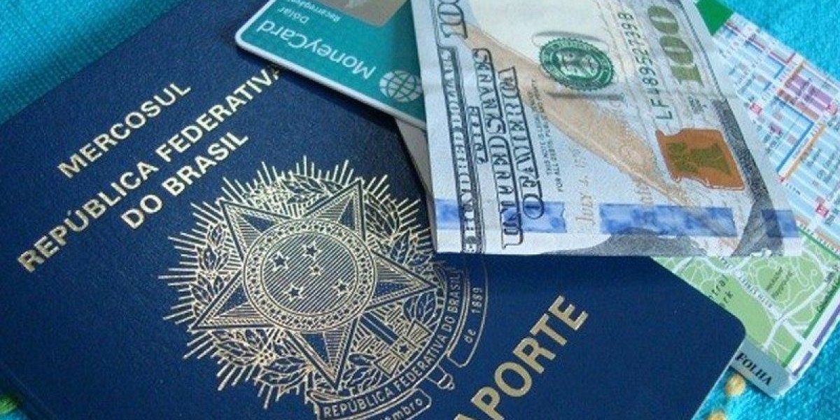 Gasto de brasileiros no exterior tem alta de 88% em novembro, diz Banco Central