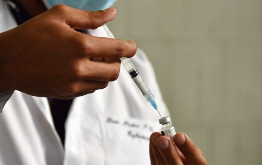 Cerca de 12 milhões de pessoas estão com dose reforço em atraso