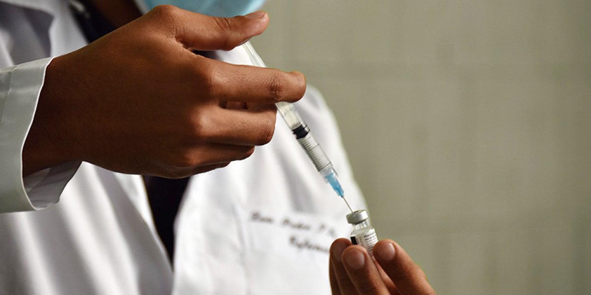 Cerca de 12 milhões de pessoas estão com dose reforço em atraso