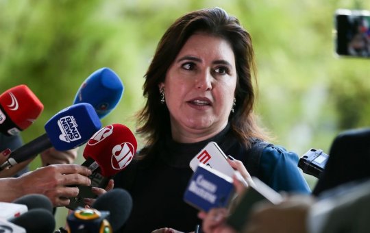 Simone Tebet rebate críticos e dispara: "Me recuso a falar de vice"