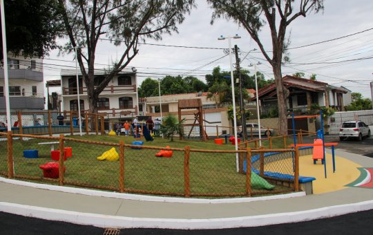 Moradores do IAPI, em Salvador, ganham novo espaço de convivência