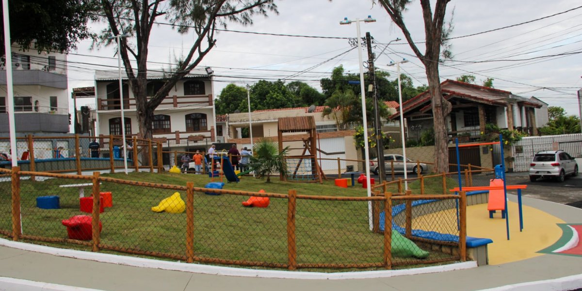 Moradores do IAPI, em Salvador, ganham novo espaço de convivência