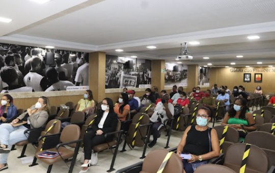 Governo da Bahia oferta 5 mil vagas em municípios atingidos pelas chuvas