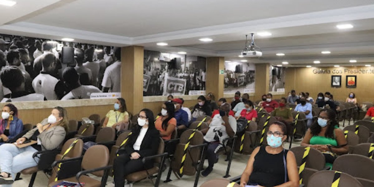 Governo da Bahia oferta 5 mil vagas em municípios atingidos pelas chuvas