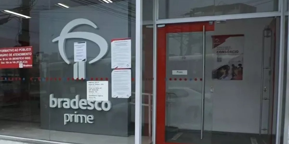 Agência bancária é arrombada no Largo do Tanque