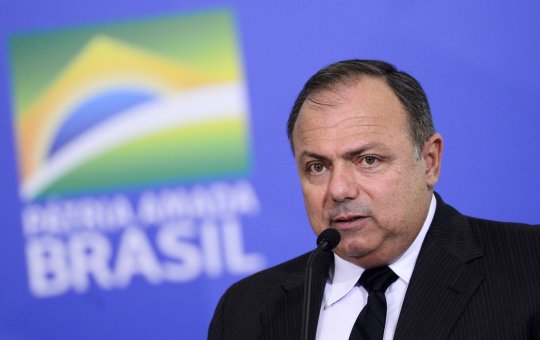 Pazuello sofre acidente de moto e está internado no Rio de Janeiro