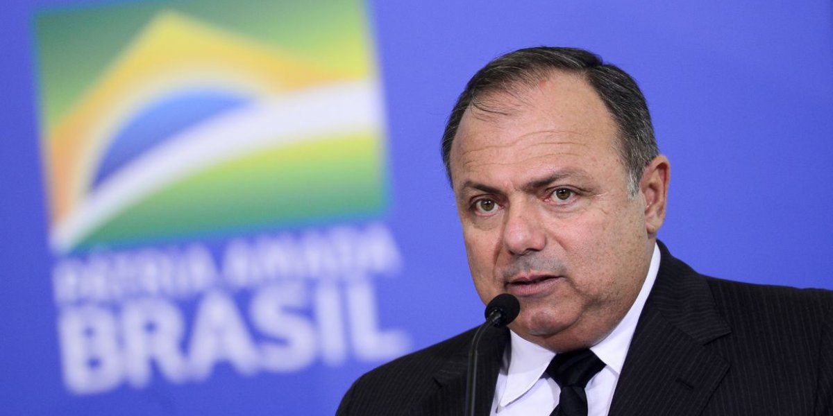 Pazuello sofre acidente de moto e está internado no Rio de Janeiro