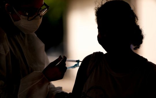 Segundo Fiocruz, cerca de 12 milhões de pessoas estão com dose reforço em atraso