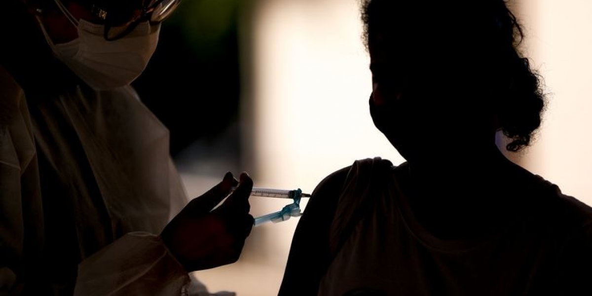 Segundo Fiocruz, cerca de 12 milhões de pessoas estão com dose reforço em atraso