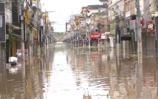 Sobe para 20 número de mortos por causa da chuva na Bahia