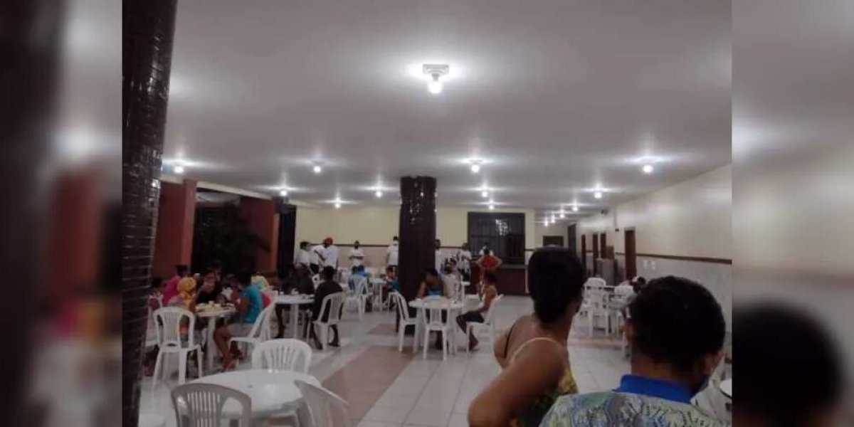 Escolas são usadas para abrigar pessoas que foram vítimas da chuva