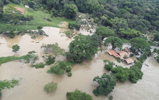 Chuva: Desabrigados passam de 30 mil pessoas no interior da Bahia