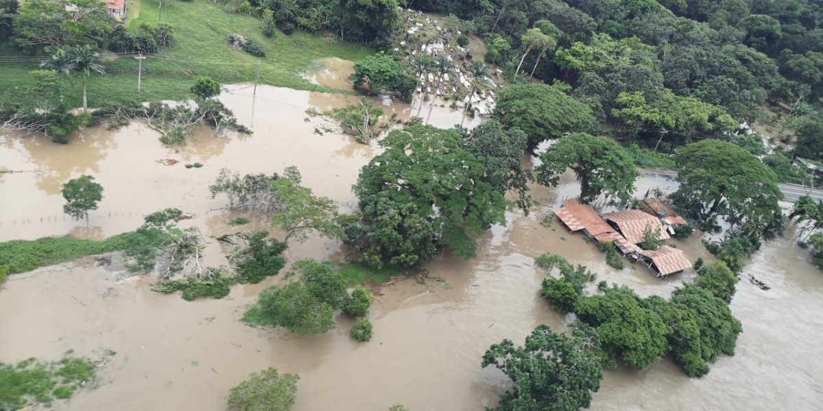 Chuva: Desabrigados passam de 30 mil pessoas no interior da Bahia