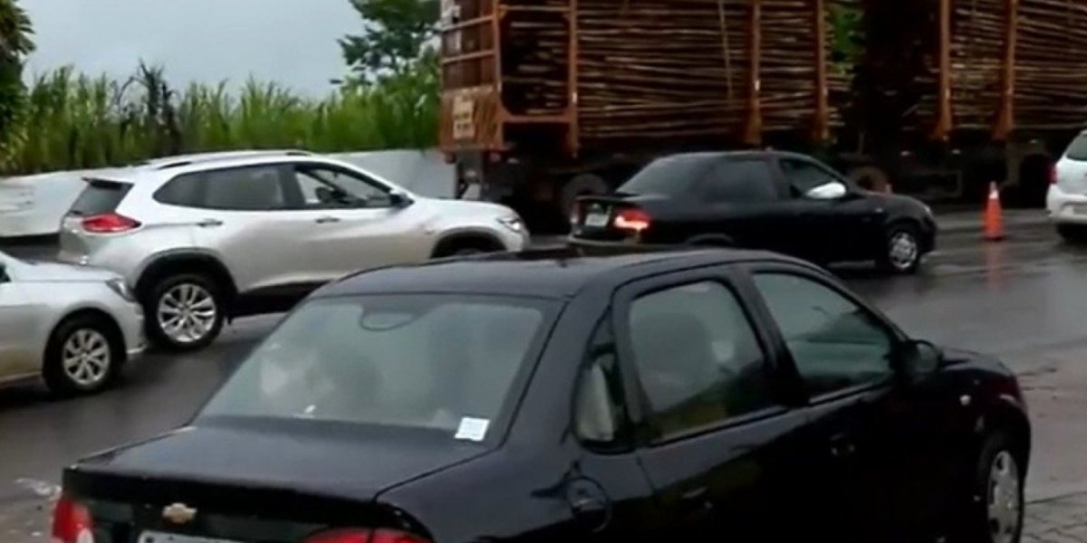 Trecho da BA-263 é volta a ser interditado por risco de deslizamento