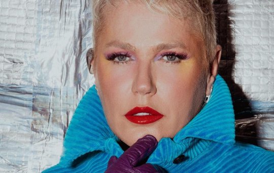 Xuxa revela usar máquinas de frigorífico como ar condicionado: "Entre 12 e 13º"