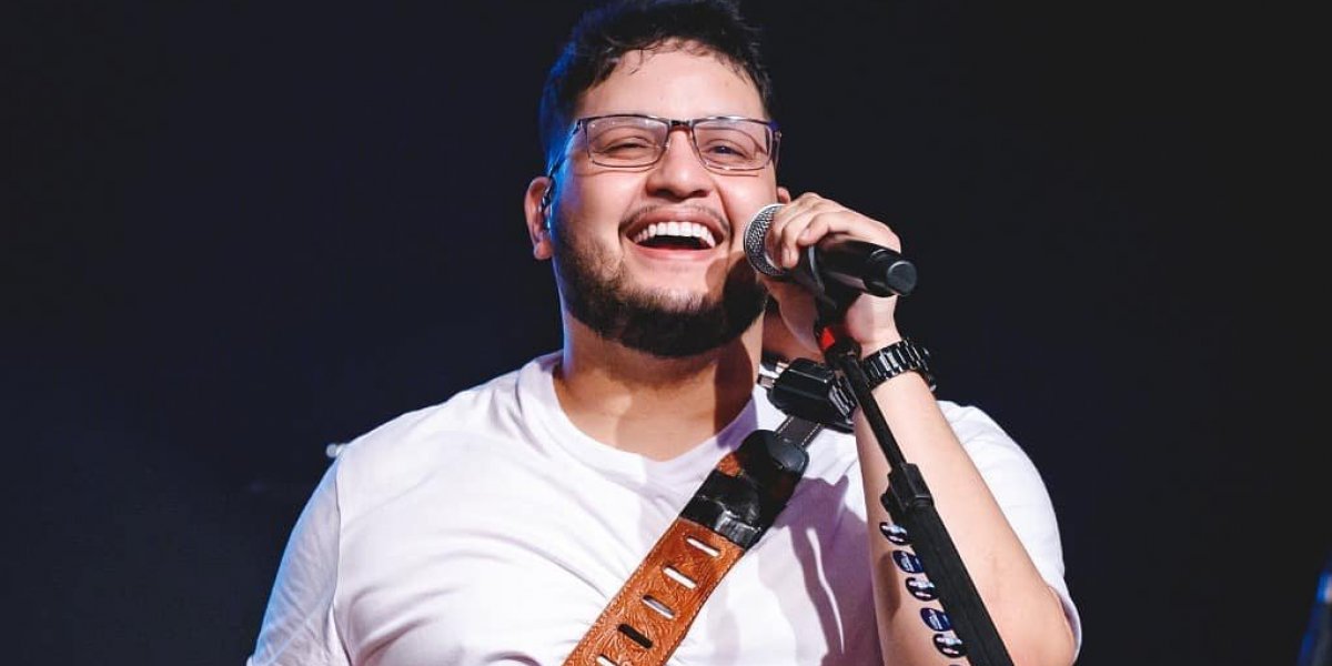 Cantor sertanejo Maurílio Ribeiro tem grave infecção no pulmão na UTI