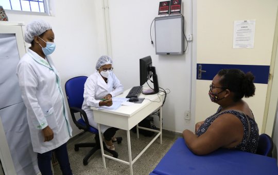 Auxílio Brasil: Prazo de acompanhamento nos postos de saúde acaba na quinta (30)