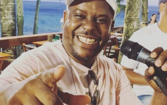 Cantor é dado como morto por engano e vai a hospital reconhecer "próprio corpo"