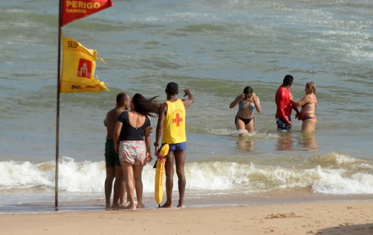 Salvamar dá dicas para banho de mar seguro na virada de ano em Salvador