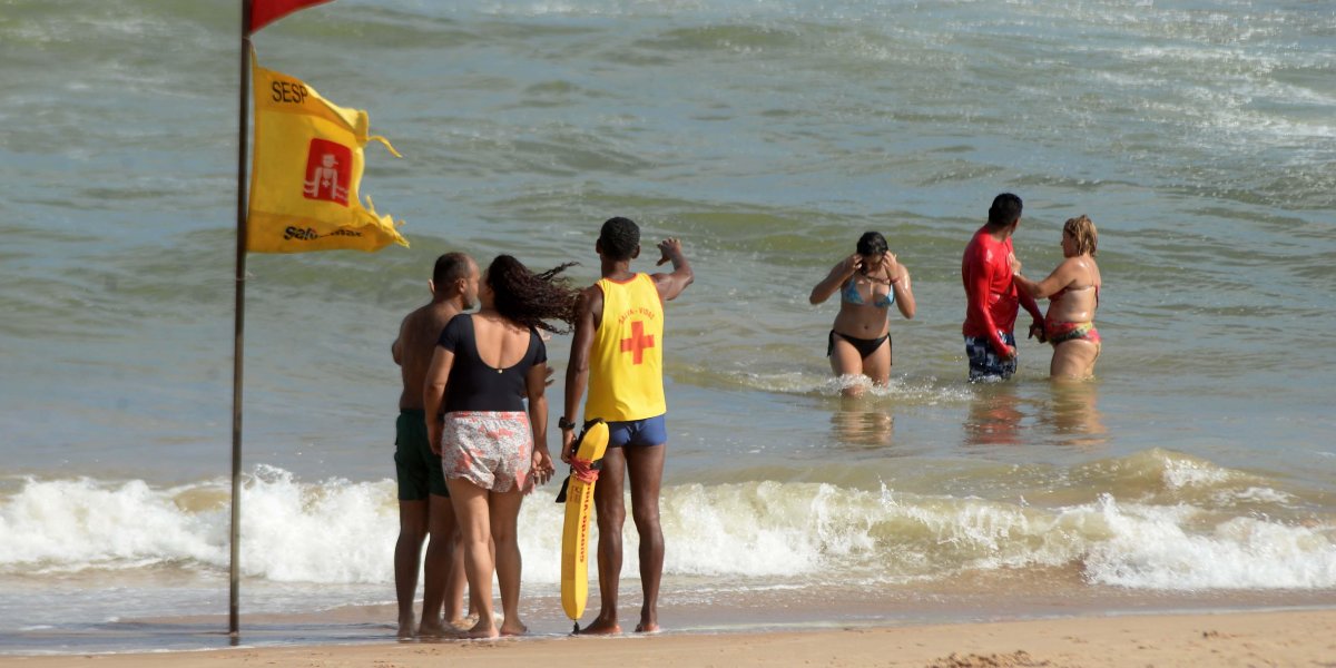 Salvamar dá dicas para banho de mar seguro na virada de ano em Salvador