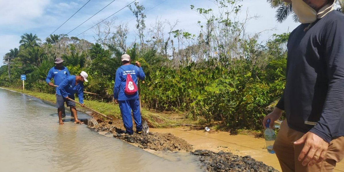 Acesso à praia do Guaibim, na Bahia, é interditado por risco de rompimento