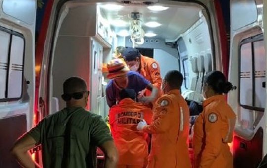 Chuva: Bombeiros resgatam homem que ficou ilhado em São Paulino, na Bahia