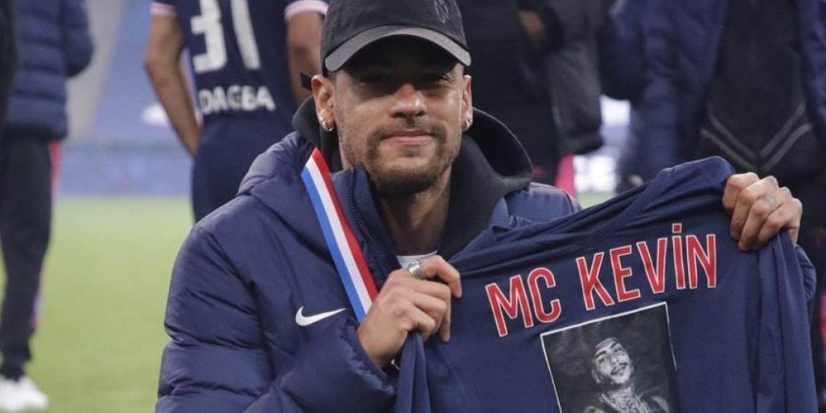 Neymar faz homenagem a MC Kevin após título do PSG na França