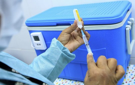 Primeiro lote de vacinas Covid-19 do ano de 2022 chega ao Brasil