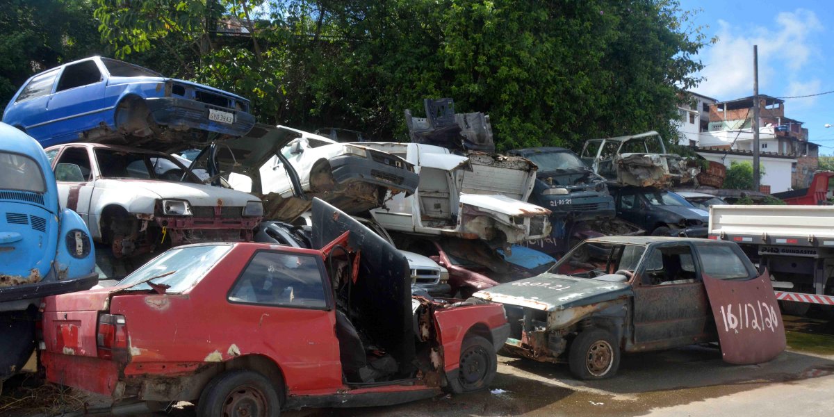 Operação retirou 845 sucatas de veículos das ruas de Salvador em 2021