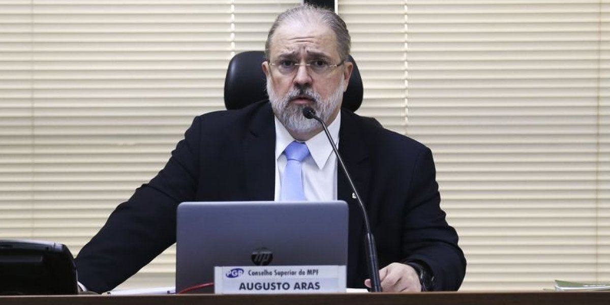 Governador da Bahia concede medalha do mérito policial a Augusto Aras