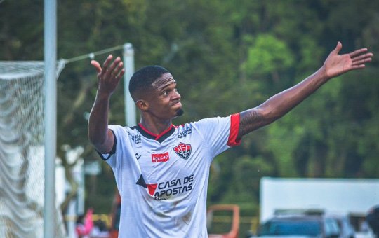 Atacante desperta interesse de clube de fora do país e pode deixar o Vitória