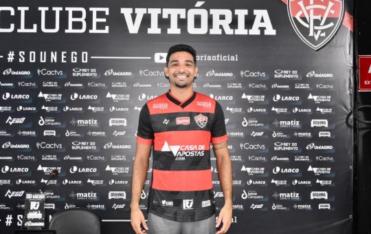 Vitória apresenta volante Alan Santos; atleta é cria da base do Leão