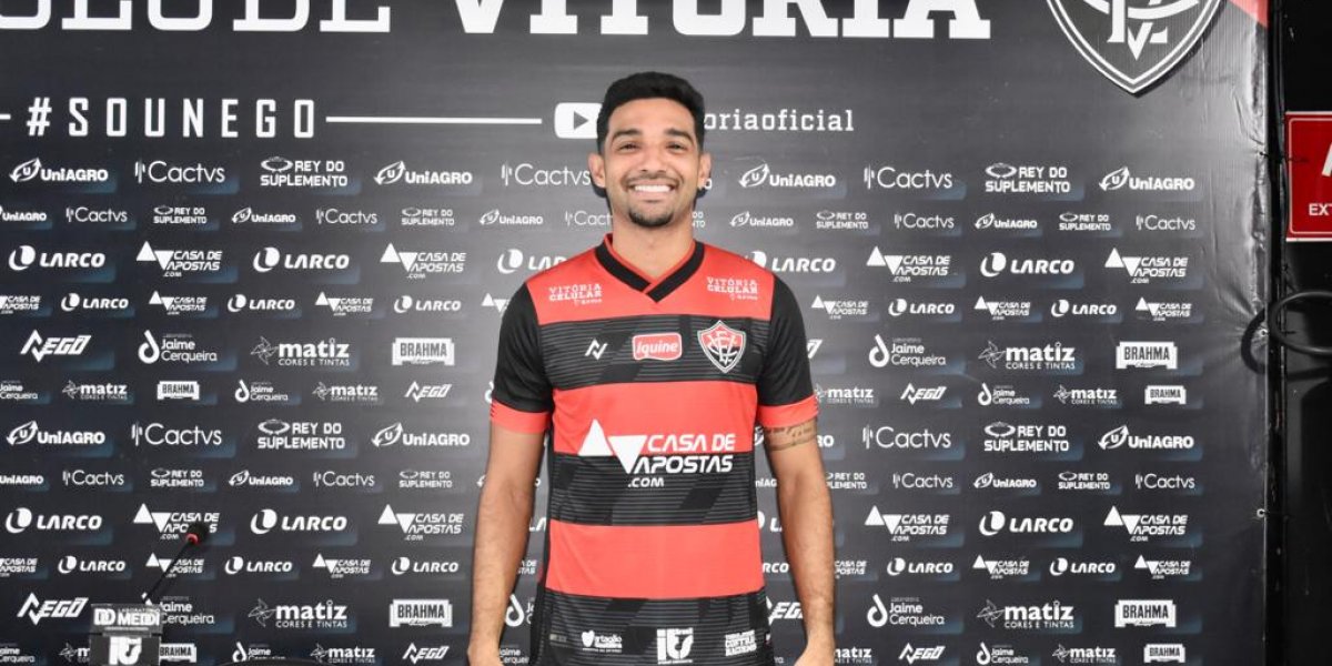 Vitória apresenta volante Alan Santos; atleta é cria da base do Leão