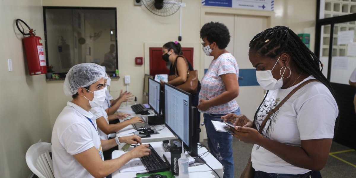 Beneficiários do Auxílio Brasil devem manter acompanhamento nos postos de saúde
