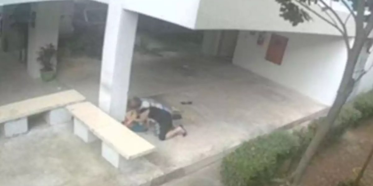 Idosa tenta assassinar outra com faca por desavença em reunião de condomínio