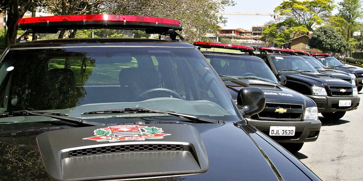 Polícia de SP cumpre mandados contra supostos desvios na área da saúde