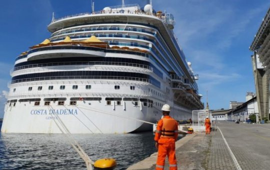 Companhias de cruzeiros encerram viagens após suspensão das operações