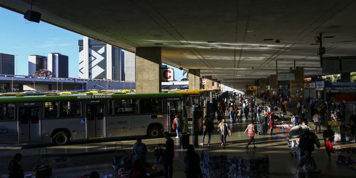 Bolsonaro sanciona lei que altera regras para ônibus interestaduais