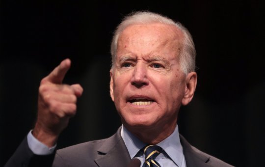 Joe Biden critica Trump: "assistiu à invasão ao Capitólio e não fez nada”