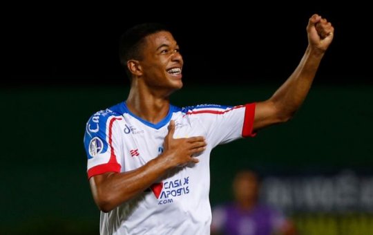 Atacante elogia treinador e espera conquistar títulos pelo Bahia