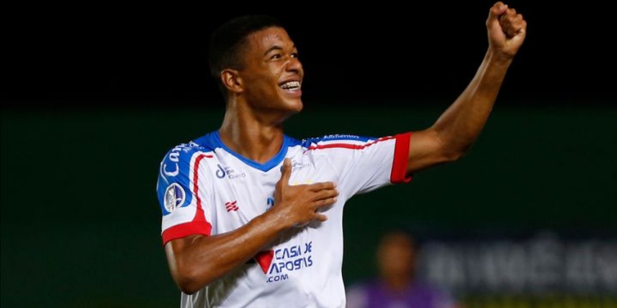 Atacante elogia treinador e espera conquistar títulos pelo Bahia